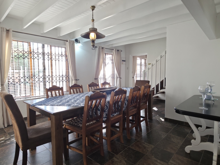 5 Bedroom Property for Sale in Wavecrest Eastern Cape